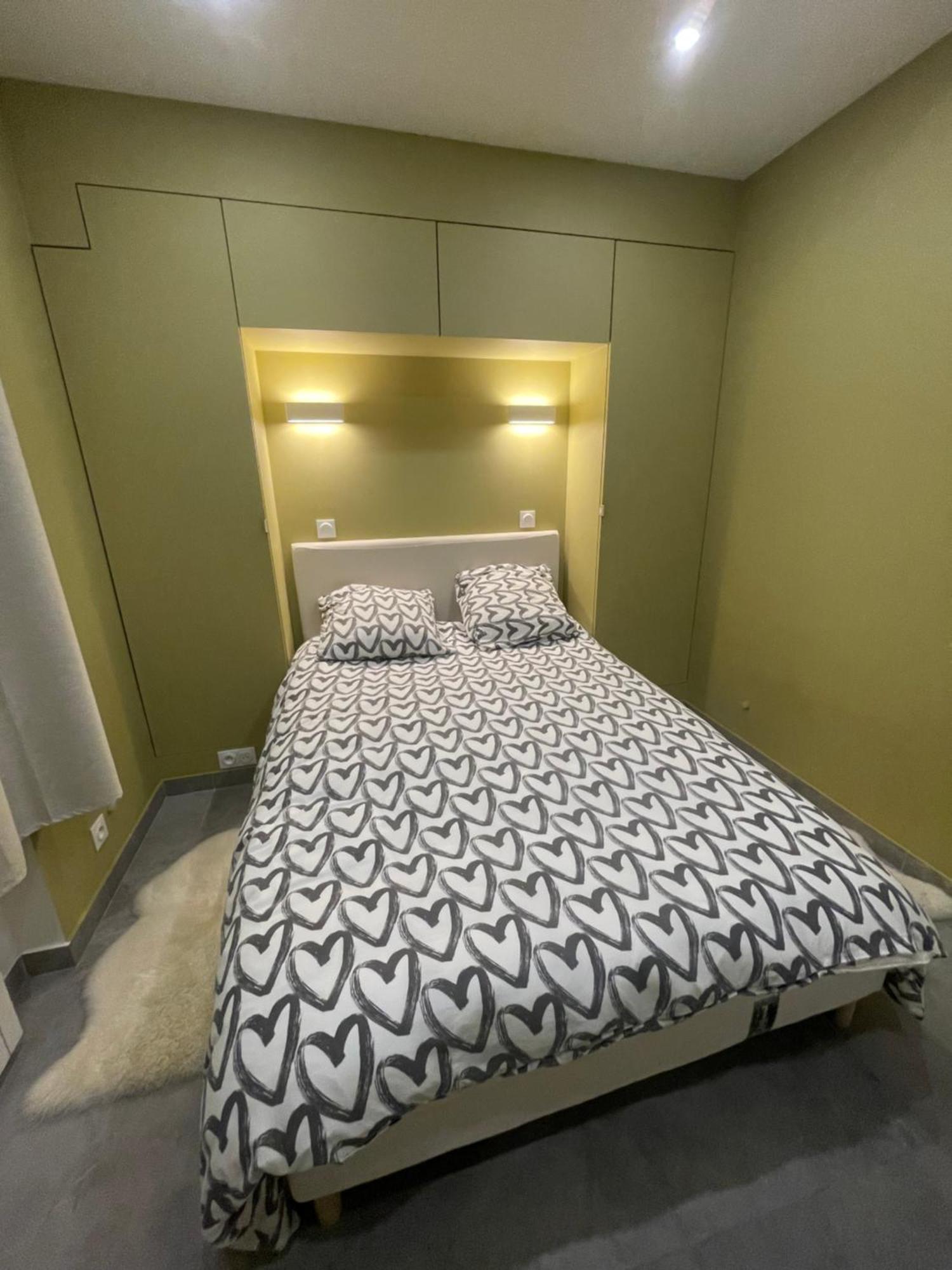 Chez Les Artistes De Menilmontant Apartment